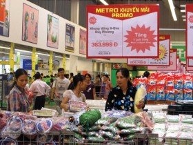 Khoảng lặng trong cơn bão và nỗi niềm "cá bé"