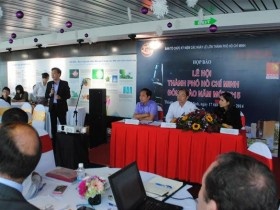 Sài Gòn bắn pháo hoa hoàng tráng chào năm mới