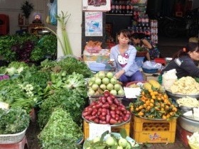 Hàng hoá tiêu dùng chưa giảm theo xăng