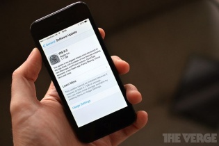 Apple bị kiện dùng nâng cấp iOS ép khách mua thêm iCloud