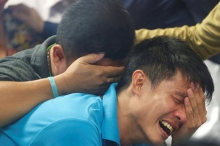 Nỗi đau tột cùng của gia đình mất 7 người thân trên máy bay QZ8501