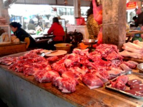 Người tiêu dùng cần cảnh giác với thịt lợn siêu nạc