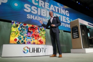 Samsung tạo đột phá với TV siêu nét SUHD tại CES