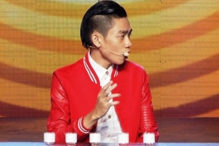 Thí sinh Vietnam"s Got Talent “nghịch dại” uống nhầm… axít?!