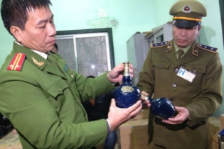 Hà Nội liên tiếp bắt giữ hàng giả, hàng lậu