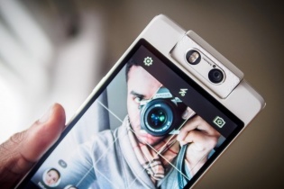 5 smartphone ngoại hình độc đáo nhất hiện nay