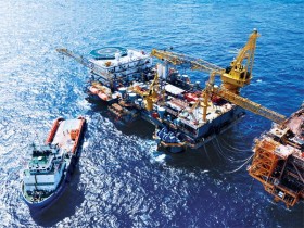 Giá dầu giảm, PVN mạnh tay cắt đầu tư