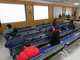 Khối ngoại săn “cá mập”