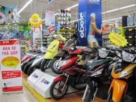 Thị trường xe máy tiếp tục tuột dốc