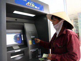 Tiền Tết dồi dào, vẫn lo ATM “phát bệnh”