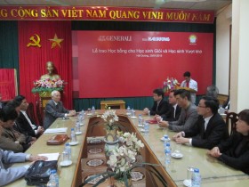 Generali trao 40 suất học bổng tại Hải Dương