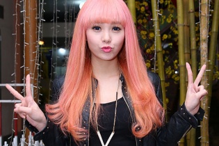 Minh Hằng nhí nhảnh đáng yêu với kiểu tóc mới