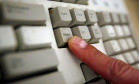 Doanh nghiệp rước họa vì trót “nổ” quá đà