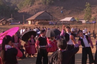 Đồng bào Mông tưng bừng ăn Tết