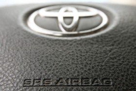 Triệu hồi 2,12 triệu xe Toyota, Honda, Jeep dính lỗi túi khí