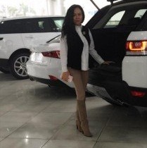 Phượng Chanel lấn sân kinh doanh xe sang