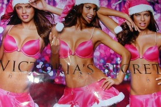 Người tiêu dùng đòi Victoria’s Secret phải có đồ lót cỡ lớn