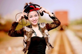 DJ xinh đẹp Trang Moon không "dựa hơi" Sơn Tùng M-TP để nổi tiếng