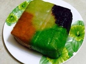 Tết Ất Mùi: Bánh chưng ngũ sắc "cháy hàng"