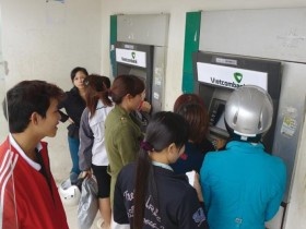 Cận Tết, lại ngay ngáy lo ATM hết tiền