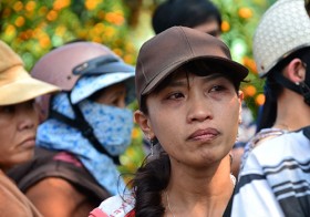 "Đừng bận tâm công việc nữa, chú hãy nghĩ về gia đình mình"