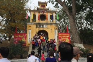 Đầu năm du Xuân cẩn trọng với trò "chặt chém"