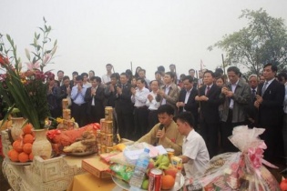 Thanh Hóa: Tưng bừng khai hội đền Nưa – Am Tiên năm 2015