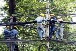 Hà Nội sắp xếp lại dây cáp nổi trên 88 tuyến phố