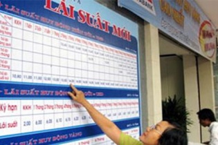 Lãi suất huy động giảm thấp kỷ lục