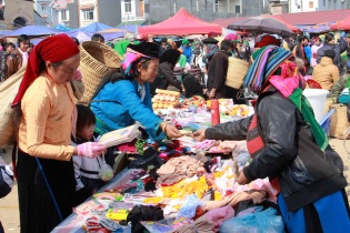 Hà Giang: Chú trọng đầu tư phát triển kinh tế biên mậu