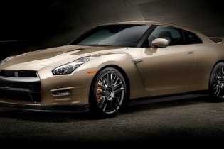 Nissan GT-R 2016 được bán ra, giá từ 101.770 USD