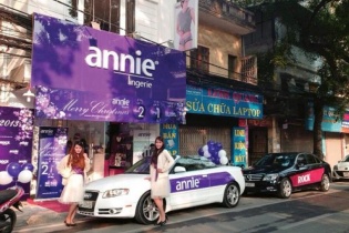 Nội y Việt muốn đứng trên vai người khổng lồ