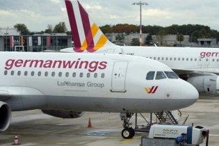 Cổ phiếu Airbus, Lufthansa lao dốc vì máy bay rơi