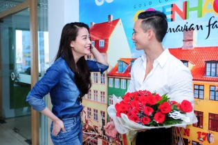 Trương Ngọc Ánh bất ngờ đến chúc mừng bạn trai Kim Lý