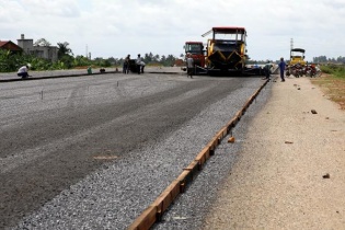 Cổ phần hóa DNNN: Bán cổ phần lô lớn để hút nhà đầu tư