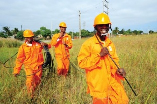 Đầu tư ra nước ngoài: Thoáng cấp, chặt quản