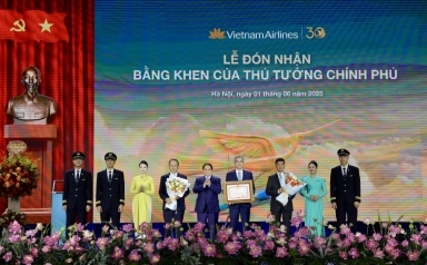 Thủ tướng mong Vietnam Airlines bay cao, vươn xa, trải dài trên khắp 5 châu 4 biển