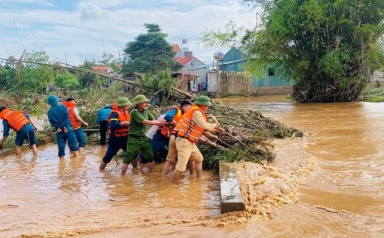 Thủ tướng yêu cầu tập trung ứng phó nguy cơ mưa lớn, sạt lở đất, lũ quét và chủ động phòng chống thiên tai