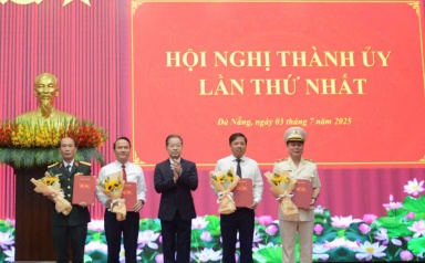 Đà Nẵng công bố loạt quyết định về công tác cán bộ