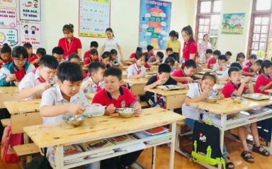 Hà Nội hỗ trợ bữa ăn bán trú cho học sinh tiểu học từ năm học 2025-2026