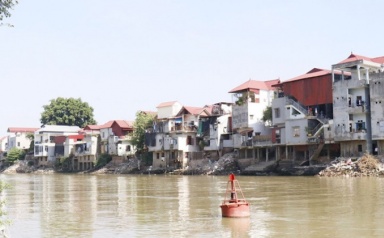 Hà Nội: Khẩn trương xử lý sự cố lún, nứt đê hữu Cầu và đê hữu Hồng