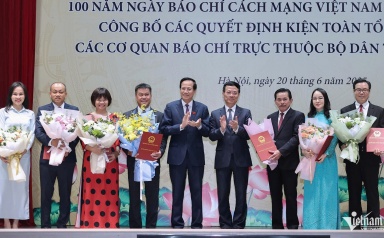 Ông Nguyễn Văn Bá làm Tổng Biên tập Báo VietNamNet thuộc Bộ Dân tộc và Tôn giáo