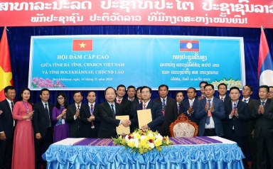 Hội nghị cấp cao và ký kết hợp tác giữa Hà Tĩnh và Bolikhămxay (Lào)