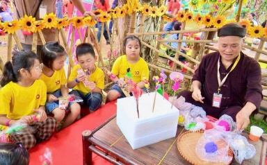 Tân Đệ cùng con chào hè 2025:  Trao gửi yêu thương - ươm mầm tương lai