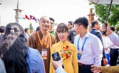 Tỷ phú Nguyễn Thị Phương Thảo tại Vesak 2025: Doanh nhân hiện đại và tinh thần Phật giáo trong thời đại mới