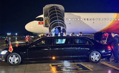 Tổng thống Litva đến Hà Nội trên chuyên cơ Vietjet