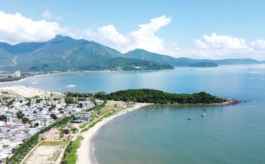 Nhiều nhà đầu tư quốc tế và trong nước quan tâm tới các dự án khu thương mại tự do