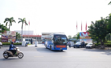 Hải Phòng: Gần 10.000 người dân được đưa đón miễn phí tham quan Triển lãm thành tựu đất nước