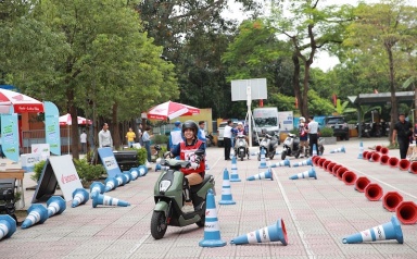 Học lái xe an toàn - hành trang “sống sót” tuổi học trò  