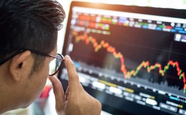 Cổ phiếu 'vua' dẫn dắt, VN-Index vượt 1.640 điểm sau 10 phiên tăng liên tiếp